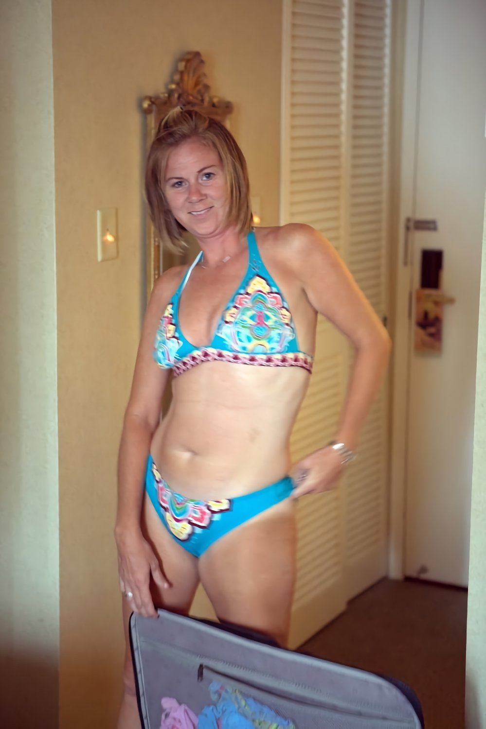 Slut MILF Kristen exposed #0Gt0pTQo