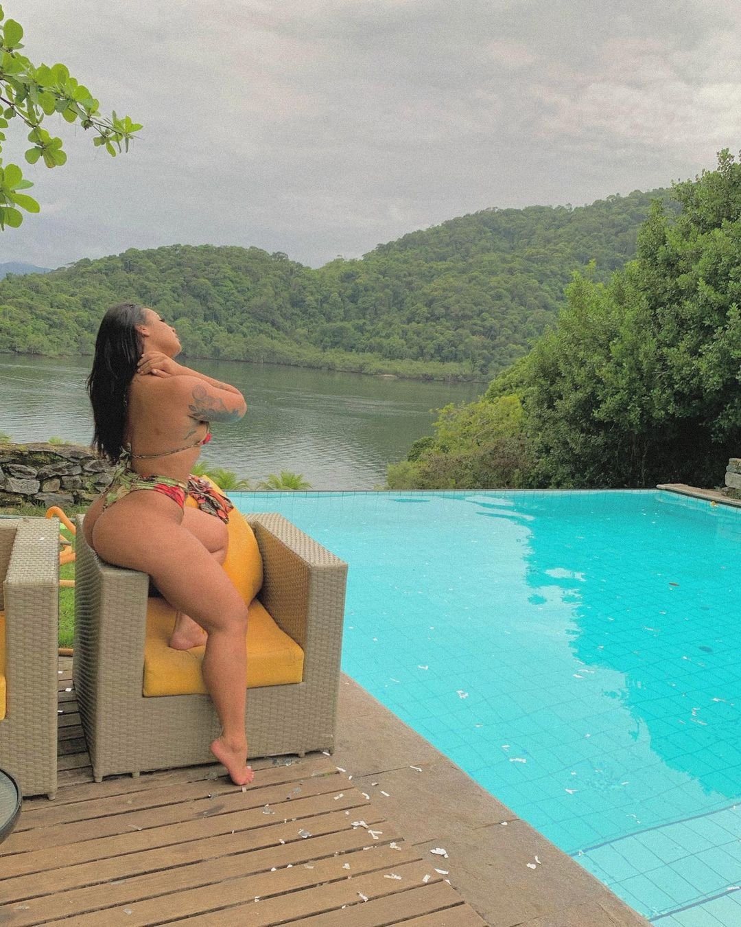 thaina monteiro ๐ธ #WEmoVuI9