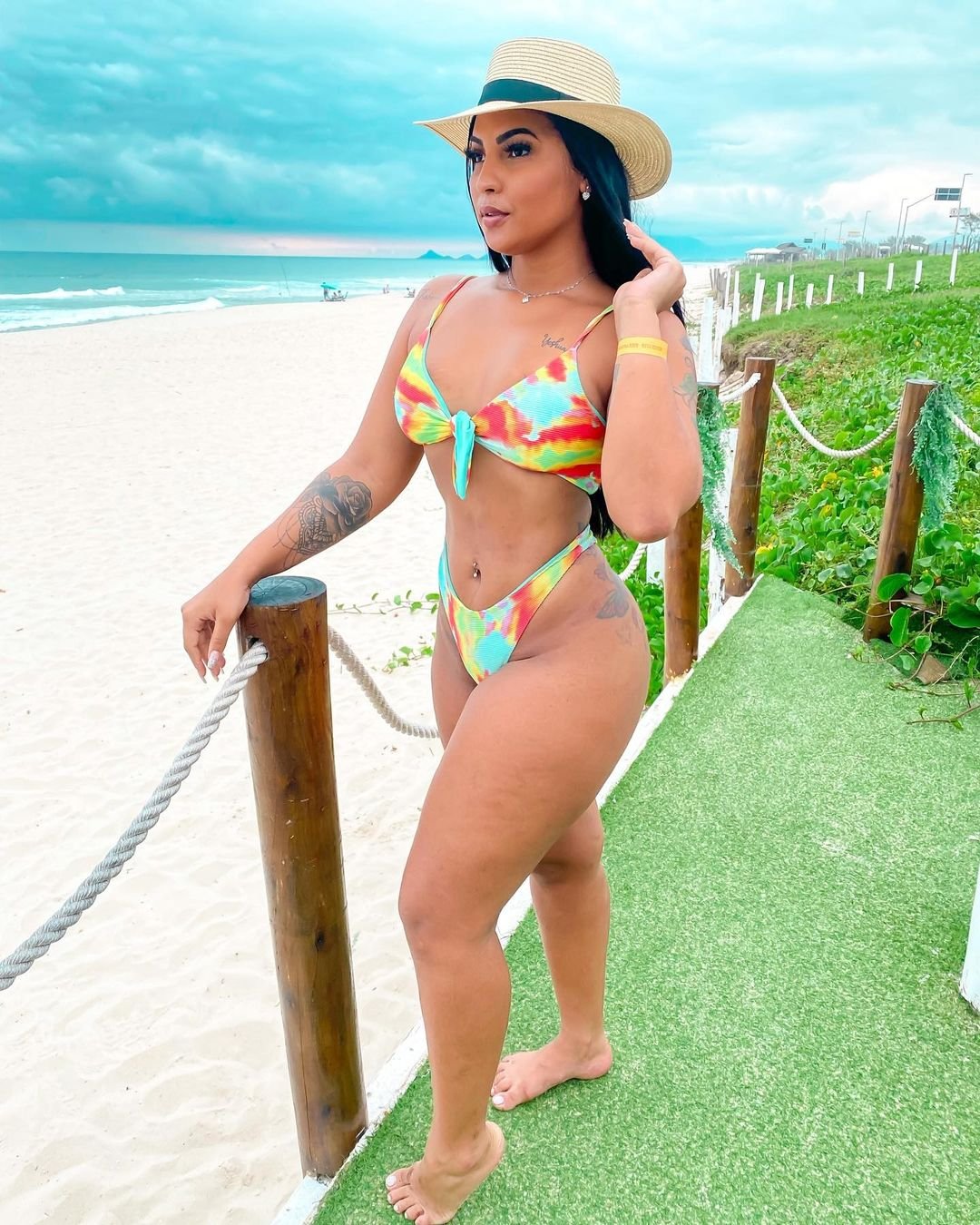 thaina monteiro ๐ธ #nqnIjLWu