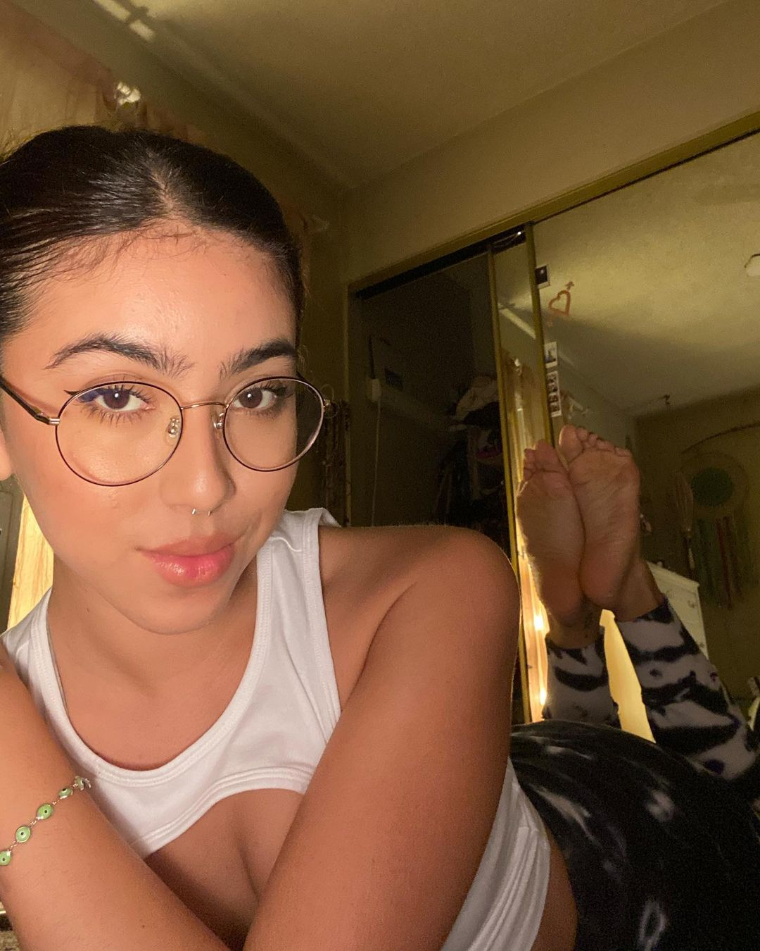 Pretty Feet | Latina Mami | Sweaty Soles | Blowjob | #gjrxDwpn