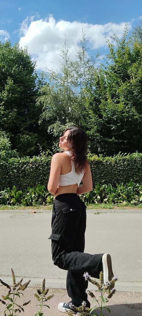 Cucks hot gf Maelle. His kik: El_pepipe10 #oll0RKeT