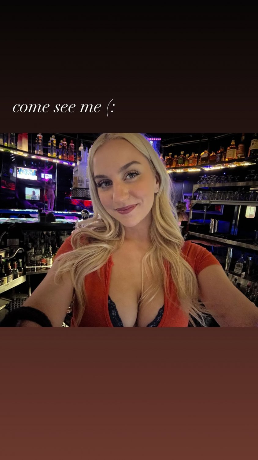ED3N The Sexy Waitress #Uq3lACu8