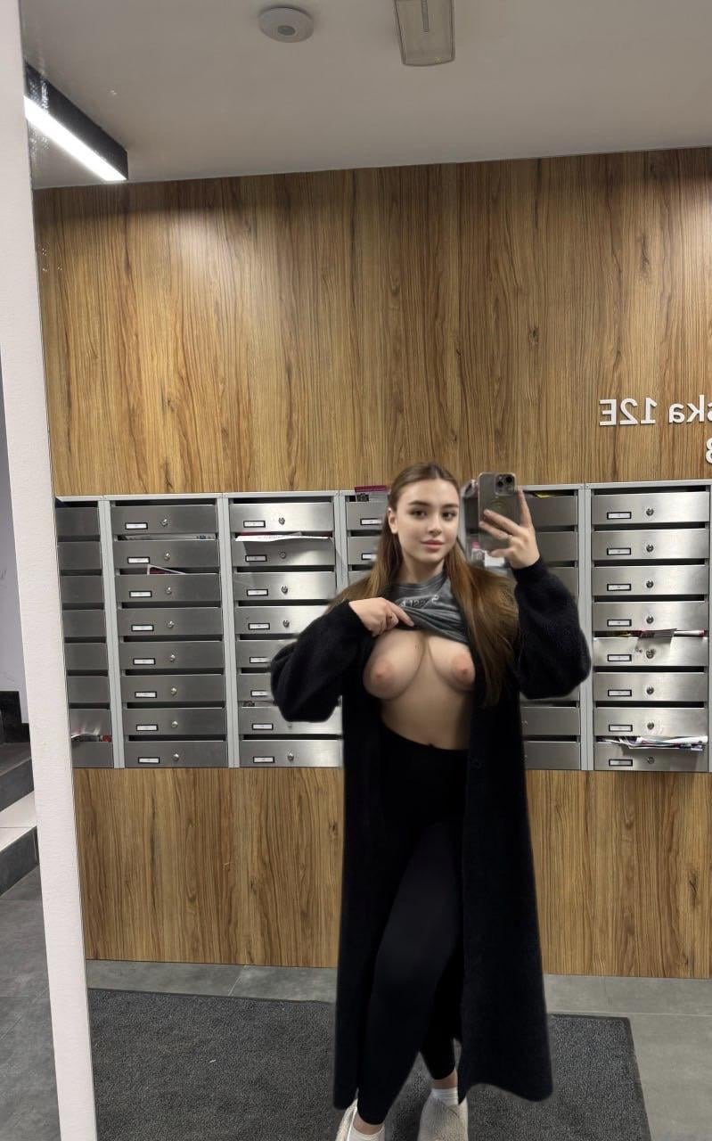 Changing room flash on off #JjDvgS0F