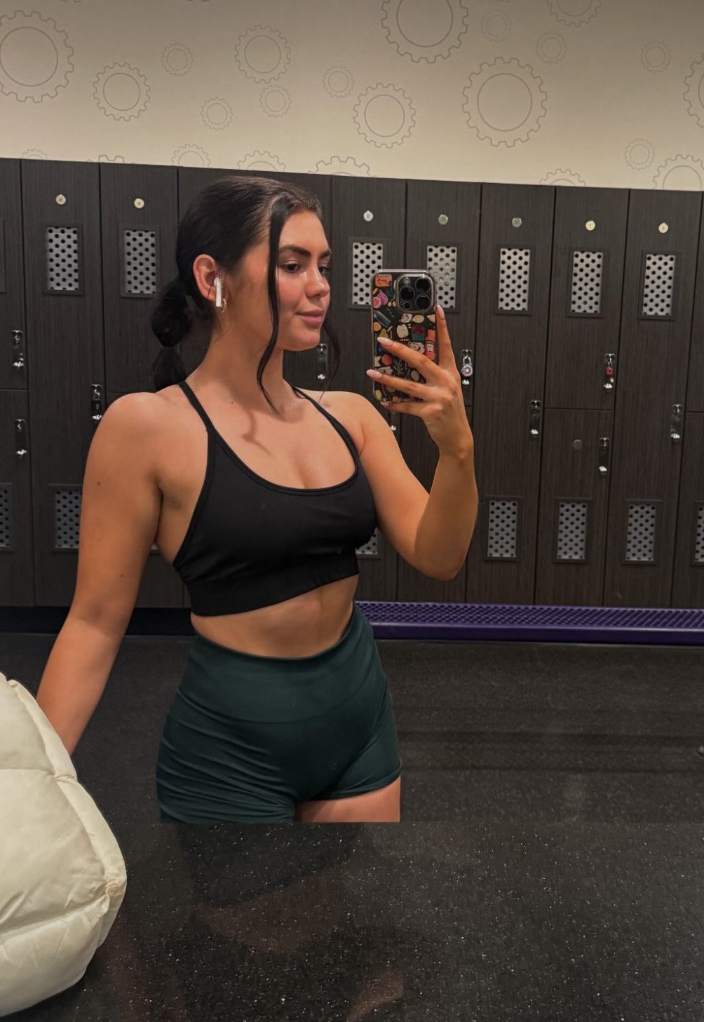 Brunette big titty, & booty gym babe #L0aiSrsd