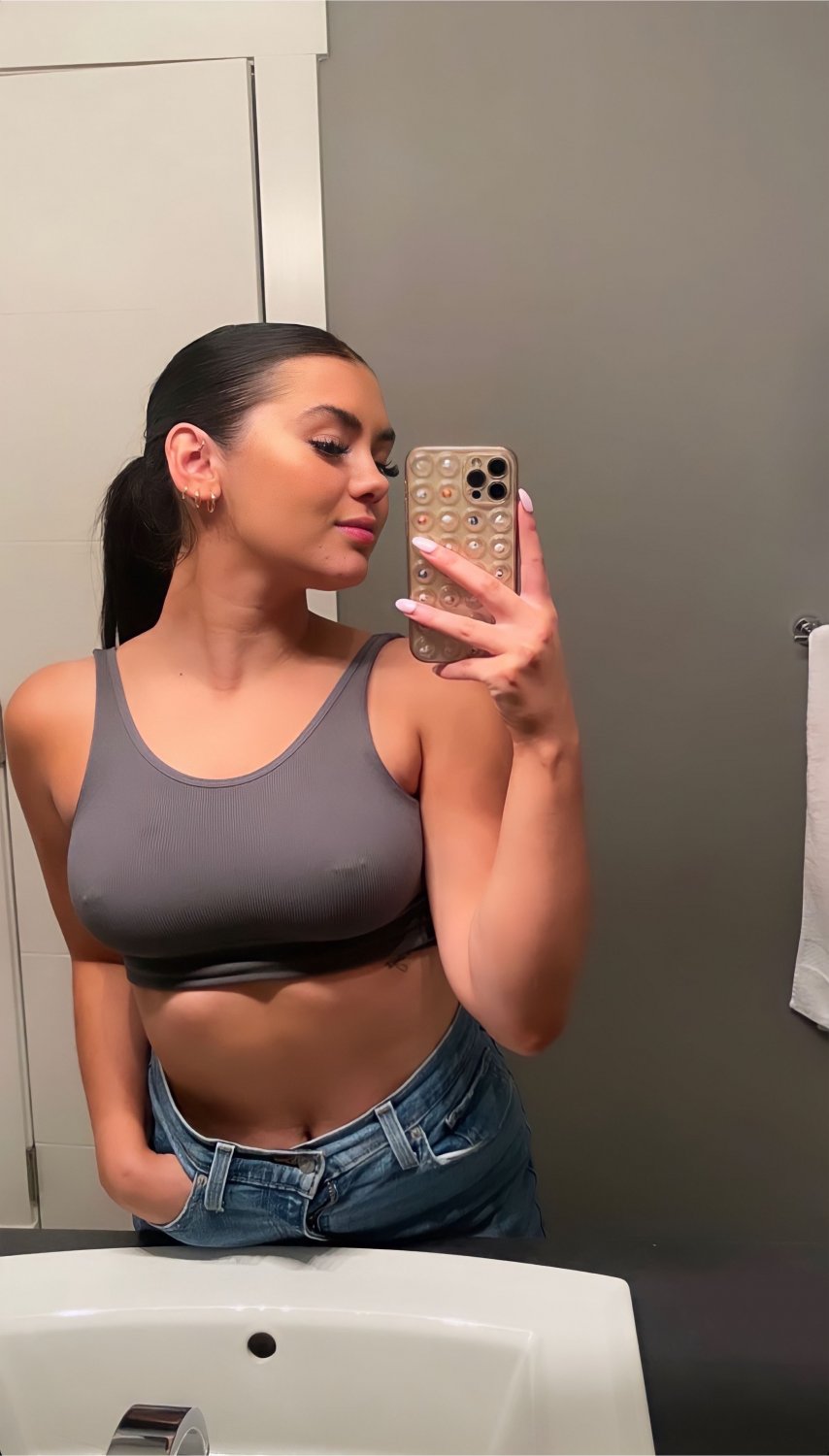 Brunette big titty, & booty gym babe #T8lHx9Ny