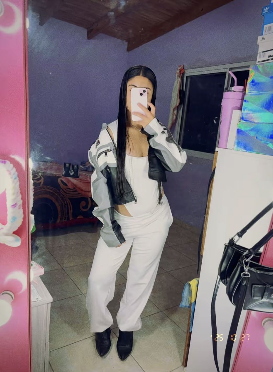 La paraguaya Ingrid #HMCKjwjp